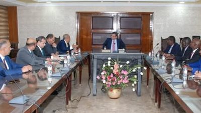 وزير الزراعة يتابع الموقف التنفيذي للمزرعة المصرية الاوغندية المشتركة