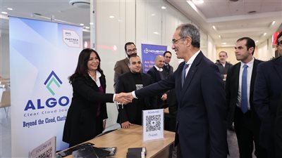 وزير الاتصالات يكرّم الفائزين بمسابقة السيارات ذاتية القيادة باستخدام الذكاء الاصطناعى AWS DeepRacer