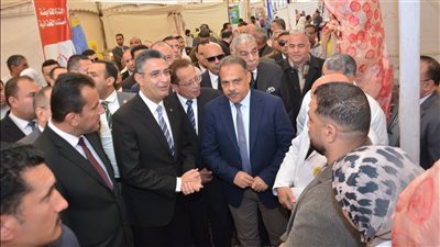 وزير التموين ومحافظ الشرقية يفتتحان معرض “أهلاً رمضان” بمدينة العاشر من رمضان