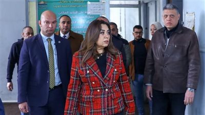 وزيرة التنمية المحلية تقوم بجولة مفاجئة علي حي بولاق الدكرور بالجيزة 