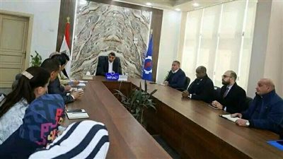 محافظ السويس يلتقي قيادات الرعاية  والتأمين الصحي الشامل لدفع عجلة المنظومة الجديدة