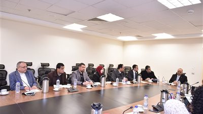 وزير العمل يترأس إجتماع لجنة إعداد دليل التصنيف المهني المصري..