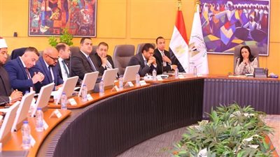 وزيرة التضامن تترأس اجتماع اللجنة العليا للأسر البديلة الكافلة