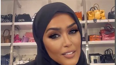 هل ستعتزل الغناء؟.. مطربة شهيرة تعلن ارتداء الحجاب