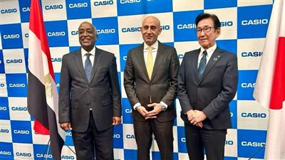 وزير التربية والتعليم يلتقي مسؤولي شركة 