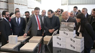 رئيس الوزراء يفتتح توسعات مصنع شركة 