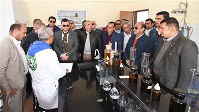 وزير الإسكان يتفقد محطة الصرف الصحي بطاقة 30 ألف م3/يوم ومنظومة ري المسطحات الخضراء بمياه الصرف المعالجة 