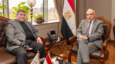 سويلم يلتقى أمين عام الجمعية العربية لمرافق المياه لبحث تعزيز التعاون بين الوزارة والجمعية فى مجال إدارة المياه