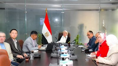 وزيرة البيئة تناقش مع احدى الشركات الصينية توطين تكنولوجيا زراعة الغابات في مصر