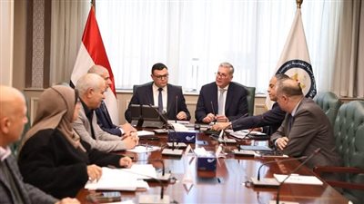 وزيرا البترول والإسكان يبحثان سبل تعزيز التعاون