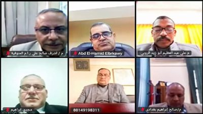  سويلم يعقد اجتماعاً مع قيادات الوزارة و رؤساء الإدارات المركزية للموارد المائية والرى بالمحافظات 