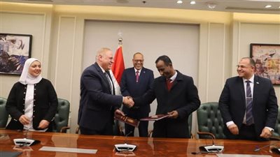 وزير العمل يشهد اتفاق تعاون مع 