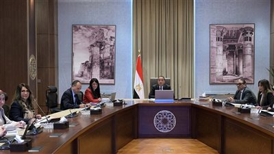 رئيس الوزراء يتابع مع وزيرة التخطيط عددا من ملفات عمل الوزارة