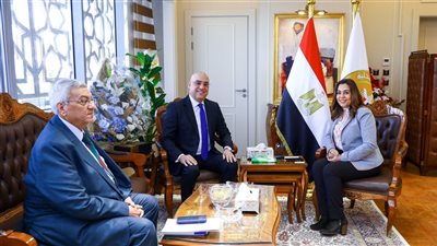 وزيرة التنمية المحلية تستقبل رئيس حزب الجبهة الوطنية
