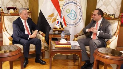 رئيس هيئة الرعاية الصحية يبحث مع سفير كوريا الجنوبية تعزيز التعاون في مجالات الرعاية الصحية والتكنولوجيا الطبية