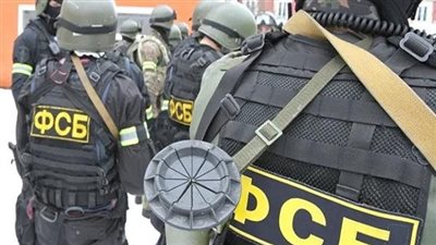 قوات الأمن الروسية تعتقل جنودا أوكرانيين متخفين بزي جنود روس في 