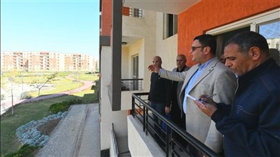 وزير الإسكان يتفقد وحدات المبادرة الرئاسية 