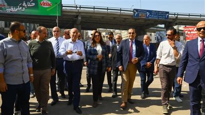 وزيرة التنمية المحلية ومحافظ القاهرة يتفقدان بدء أعمال تطوير سوق العتبة بالموسكي
