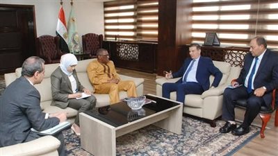وزير الزراعة وسفير سيراليون في القاهرة يبحثان التعاون في مجال استنباط التقاوى 