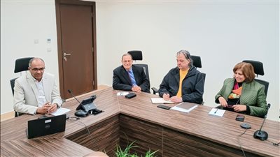 نائب وزير الاسكان يناقش مع ممثلي البنك الدولي سبل التعاون بالمشروعات المستقبلية