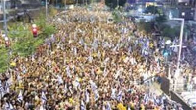 آلاف الإسرائيليين يتظاهرون قرب مقر إقامة نتنياهو احتجاجا على استئناف حرب غزة