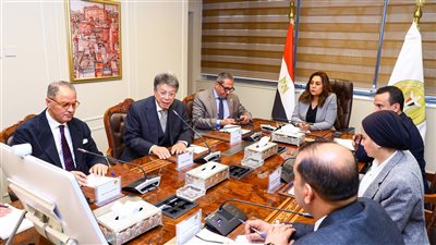 وزيرة التنمية المحلية تتابع مع عدد من المحافظين ومسئولى المتحدة للخدمات الإعلامية الاستعدادات الخاصة باحتفالية افتتاح المتحف المصرى الكبير