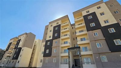 وزير الإسكان يتابع سير العمل بالمشروعات السكنية بمدينة أكتوبر الجديدة