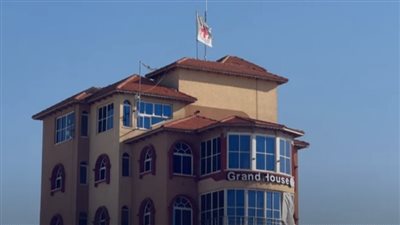 قذيفة متفجرة تصيب مبنى الصليب الأحمر برفح.. ولا خسائر بشرية