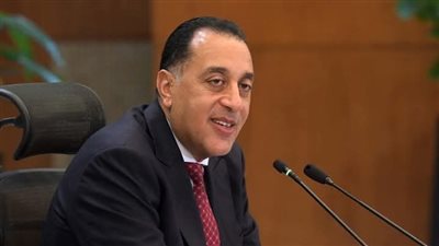 رئيس الوزراء يهنئ فضيلة الإمام الأكبر شيخ الأزهر بحلول عيد الفطر المبارك