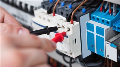 خطة حكومية عاجلة لضمان استقرار التيار الكهربائي خلال الصيف