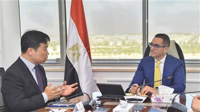وزير الاستثمار يلتقى الرئيس التنفيذي لشركة سامسونج- مصر لاستعراض مشروعات الشركة وخططها التوسعية بالسوق المصري