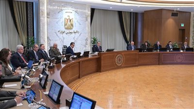 رئيس الوزراء يوجه الوزراء بتكثيف جولاتهم الميدانية في مواقع العمل بمختلف المشروعات التنموية والخدمية