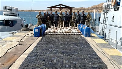 القوات البحرية تنجح فى إحباط محاولة تهريب كميات من المواد المخدرة عبر سواحل البحر الأحمر