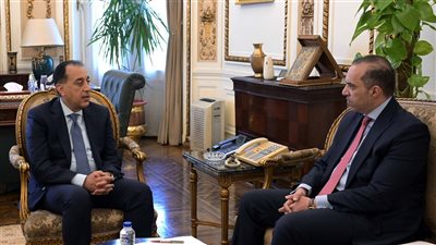 رئيس الوزراء يستعرض عددا من الملفات المهمة لمناقشتها عبر آلية 