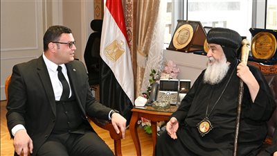 وزير الإسكان يستقبل ممثلي دير