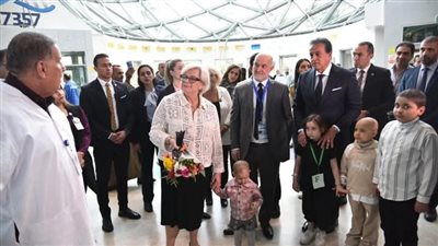 وزيرا الصحة في مصر وفرنسا يتفقدان معهد ناصر ومستشفى 57357 للاطلاع على التجربة المصرية