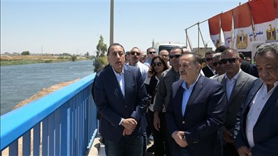 رئيس الوزراء يفتتح مشروع كوبري 
