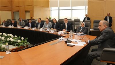 وزير الكهرباء يتابع مستجدات تنفيذ خطة العمل وتوفير التغذية الكهربائية اللازمة لمشروعات التنمية الزراعية فى كافة المواقع