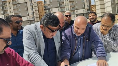 وزير الإسكان يتابع أعمال تنفيذ الوحدات السكنية بمشروع 