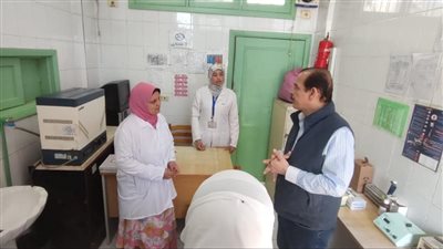 قنديل يؤكد حرص وزارة الصحة على تيسير الخدمات الصحية والتواصل مع المواطنين