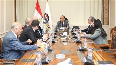 وزير قطاع الأعمال العام يلتقي رئيس 