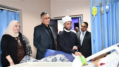 وزير الأوقاف يتفقد مستشفى الدعاة ويشيد بتطويرها ويوجه بضم أحدث الأجهزة واستقطاب الكفاءات الطبية 