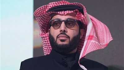 تركي آل الشيخ يكشف هوية ثاني أغلى مذيع عربي بعد المصري عمرو أديب 