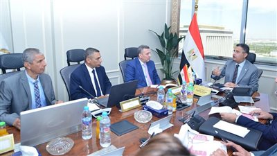 وزير التموين يجتمع مع رئيس شركة مصر للزيوت والصابون لمتابعة خطط دعم السوق وتوافر المنتجات الأساسية