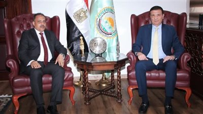وزير الزراعة يبحث مع محافظ الشرقية استعدادات مهرجان الخيول العربية وتطوير حديقة حيوان الزقازيق