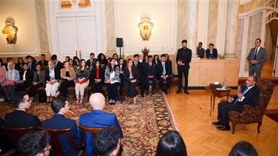 لقاء تفاعلي لوزير الخارجية والهجرة مع ١٠٠ طالب وطالبة من الجامعات المصرية