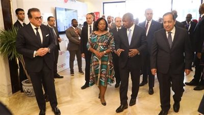 خلال زيارة رئيس دولة أنجولا لمدينة الدواء المصرية.. وزير الصحة: الدولة تتجه لتوطين صناعة الدواء محليًا 