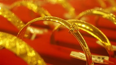 بالتزامن مع ارتفاع الدولار.. كيف تحركت أسعار الذهب في الأسواق المصرية؟