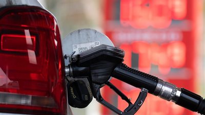 مفاجأة عن مصر.. تصنيف 10 دول تتمتع بأرخص أسعار البنزين