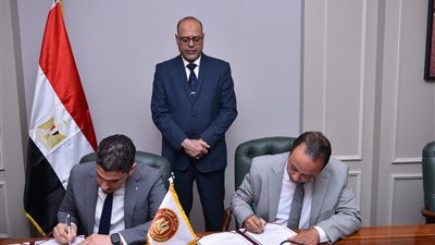 وزير العمل يشهد توقيع بروتوكول تعاون بين الوزارة وأكاديمية العربية للتدريب السعودية